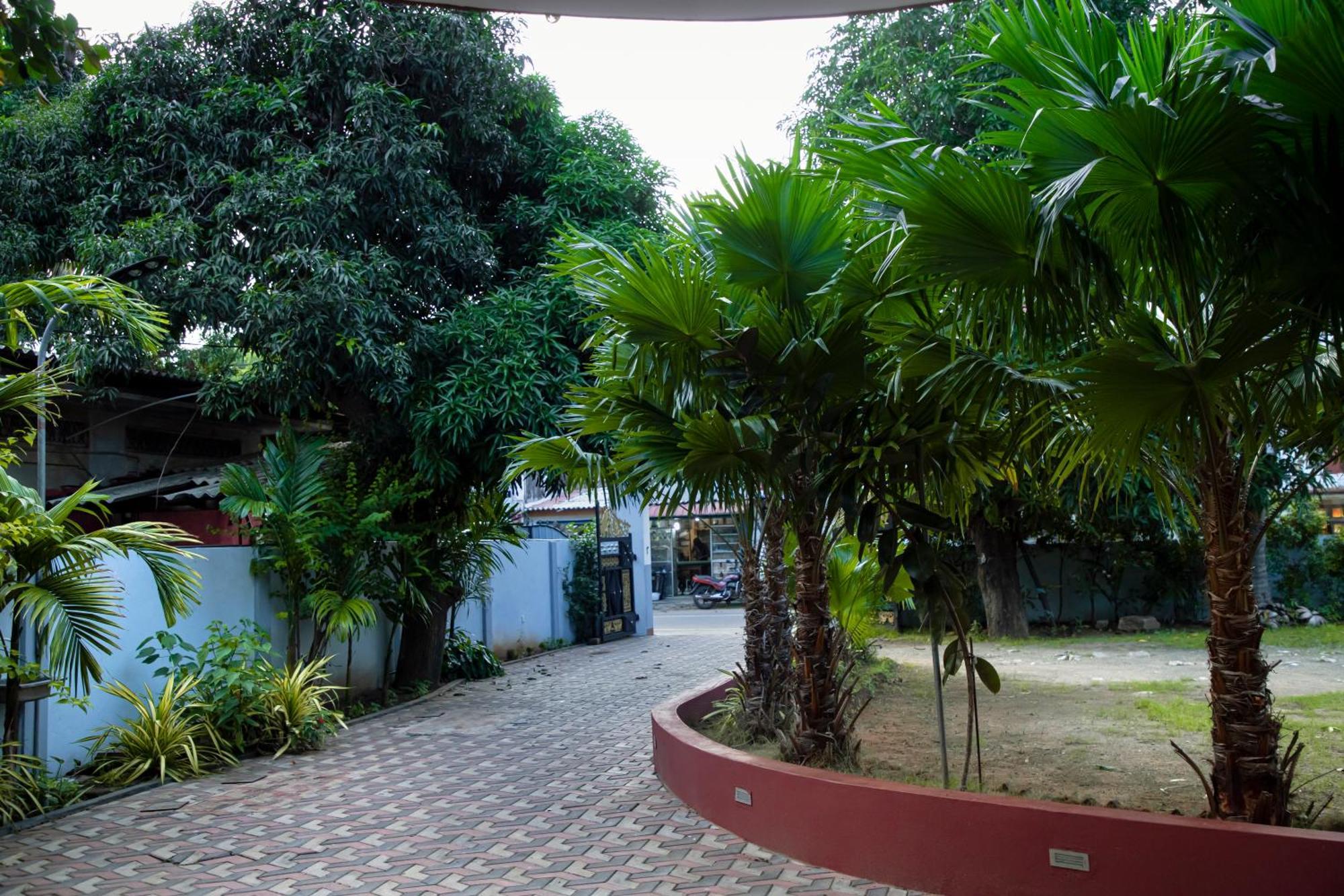 Golden Star Guest House Jaffna Exterior photo