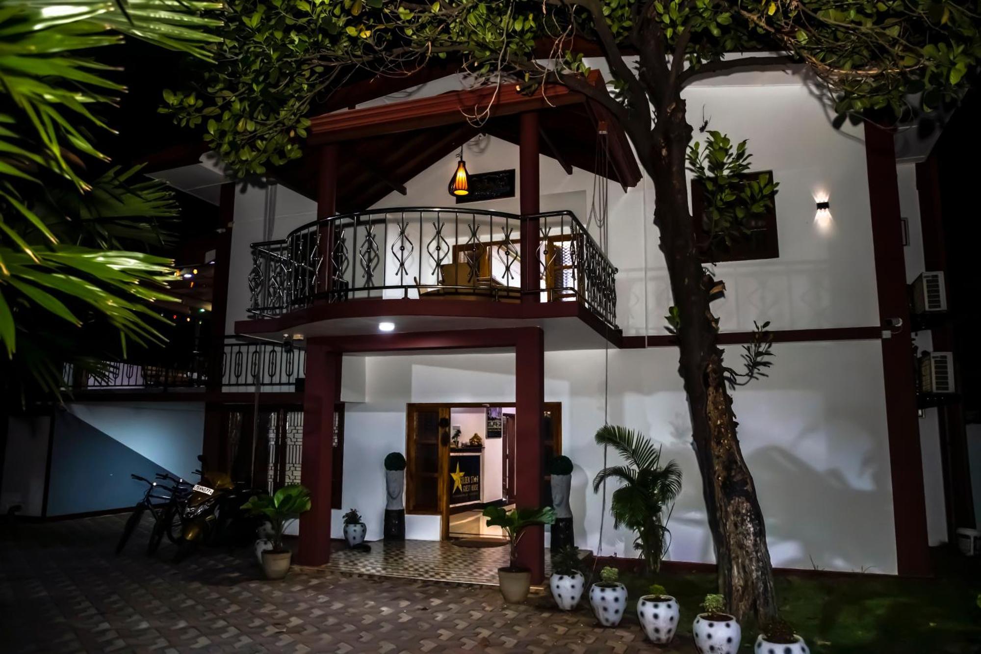 Golden Star Guest House Jaffna Exterior photo